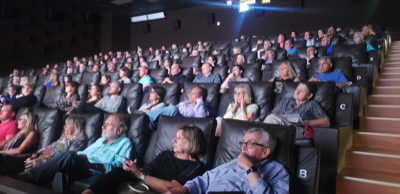  Audience image - watching KC'a TROUBLED WATERS 